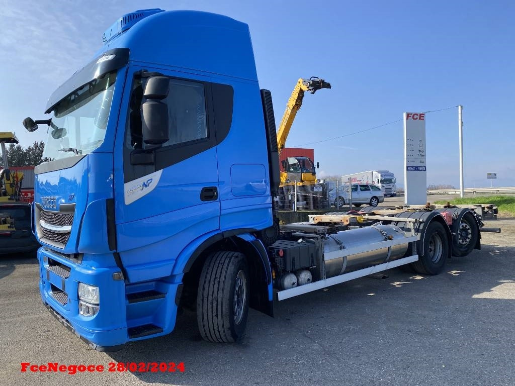 Iveco STRALIS 460NP LNG RETARDER - Kamion za prevoz kontejnera/ Kamion sa promenjivim sandukom: slika 1 Iveco STRALIS 460NP LNG RETARDER - Kamion za prevoz kontejnera/ Kamion sa promenjivim sandukom: slika 1