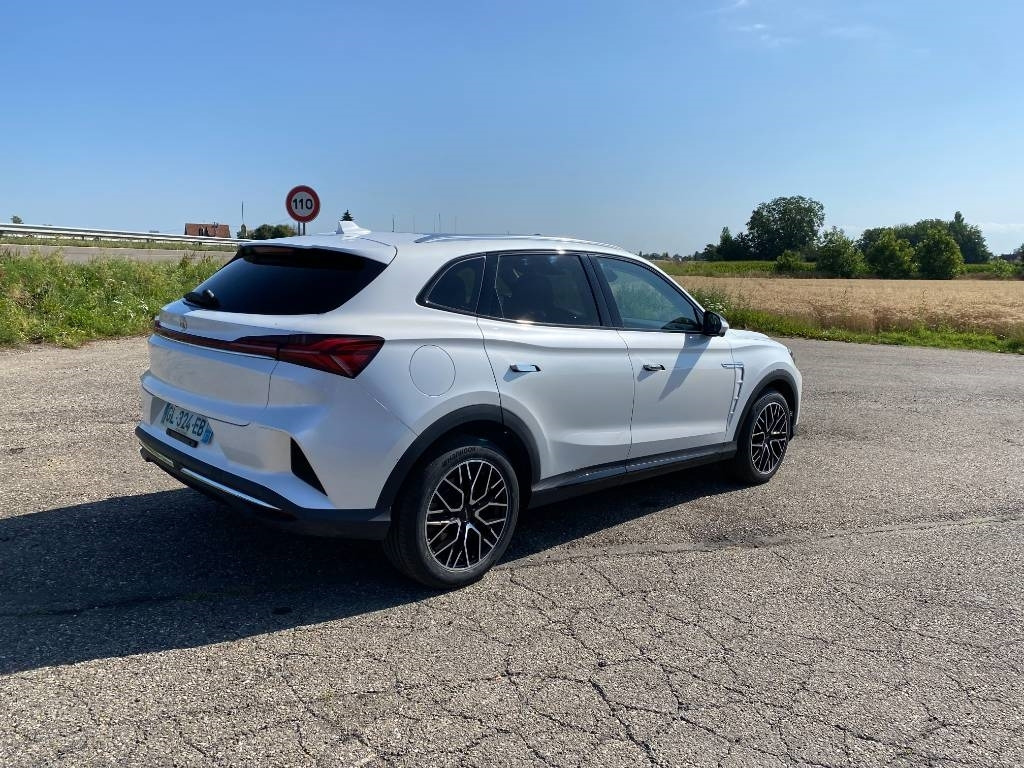 MG MG MARVEL LUXURY / 1er Main - Automobil: slika 4 MG MG MARVEL LUXURY / 1er Main - Automobil: slika 4