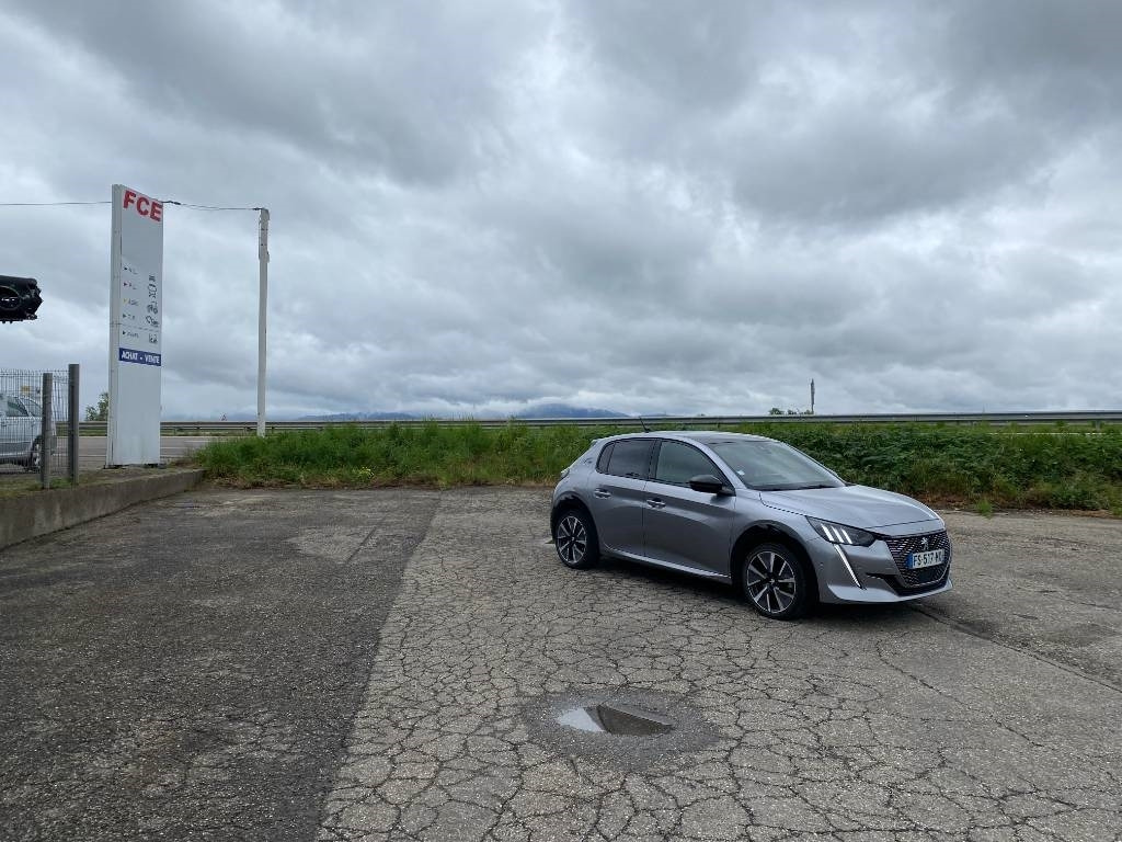 Peugeot e208 136/GT-Line Toit Panoramique 1er Main - Automobil: slika 3 Peugeot e208 136/GT-Line Toit Panoramique 1er Main - Automobil: slika 3