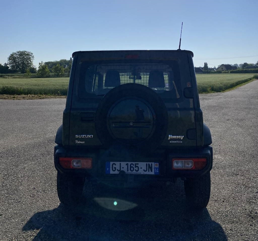 Suzuki JIMNY 1.5i 102/AllGrip endommagé - Automobil: slika 5 Suzuki JIMNY 1.5i 102/AllGrip endommagé - Automobil: slika 5