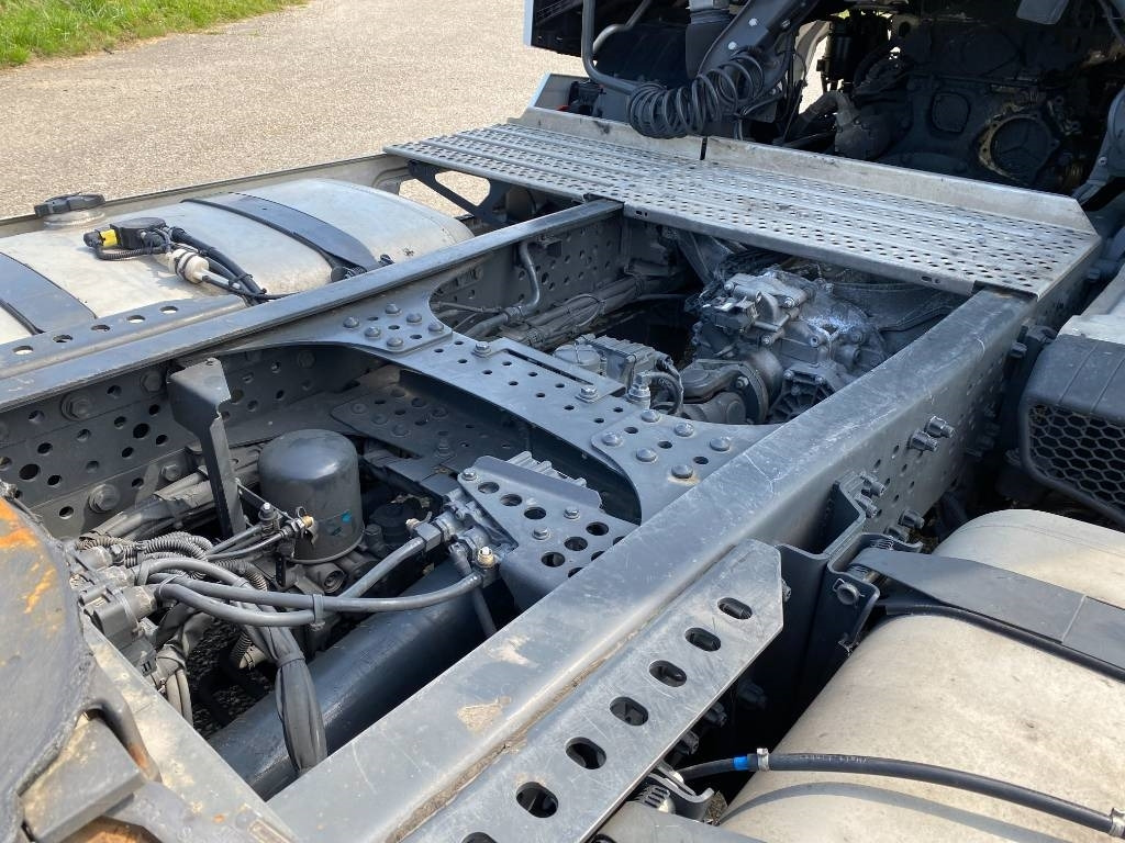 Tegljač Mercedes-Benz 1845 Space Cab Suspension Pneumatique endommagé: slika 32