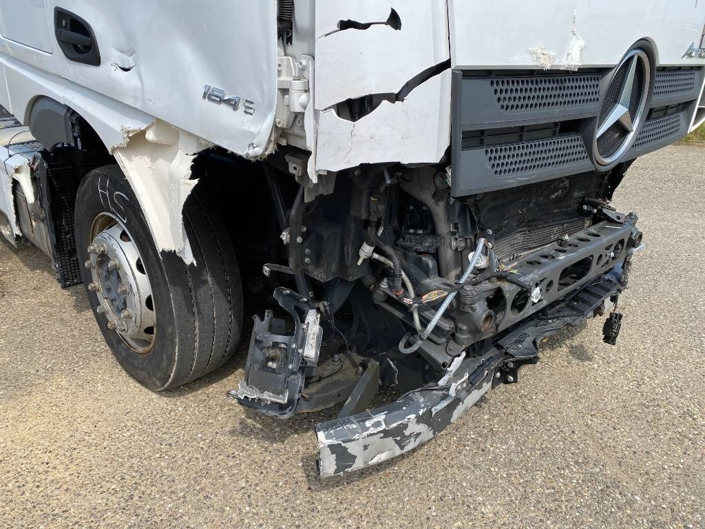Tegljač Mercedes-Benz 1845 Space Cab Suspension Pneumatique endommagé: slika 8