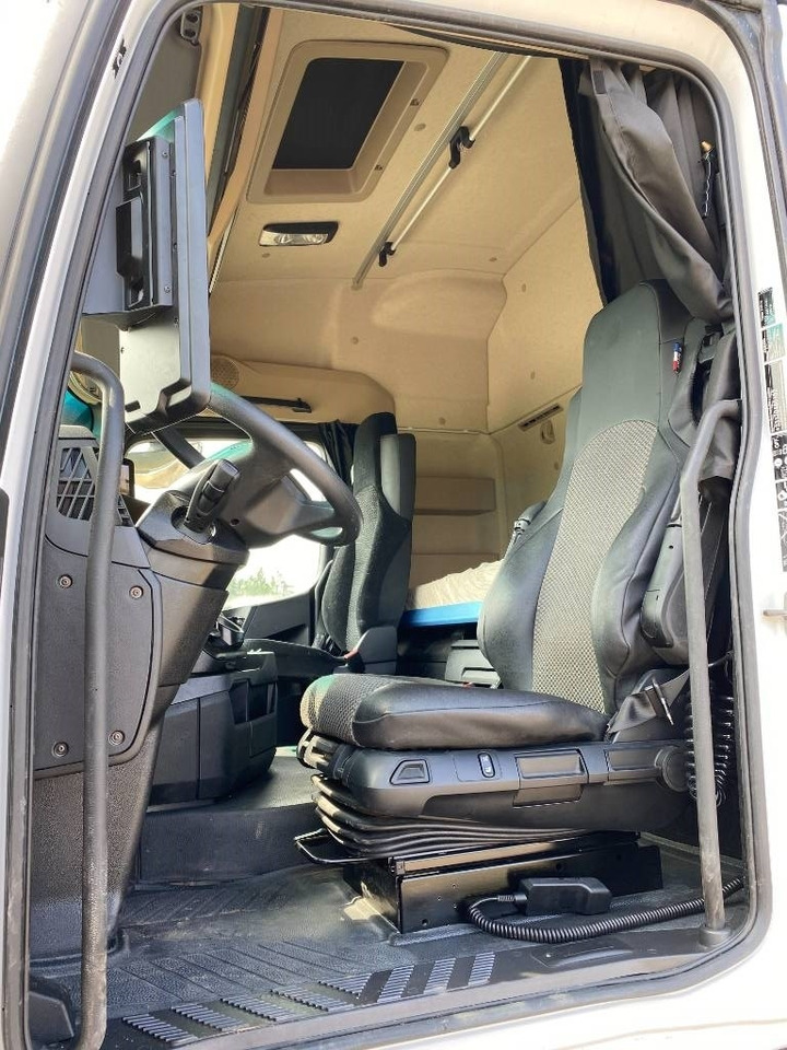Tegljač Mercedes-Benz 1845 Space Cab Suspension Pneumatique endommagé: slika 14