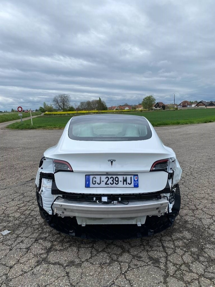 Tesla MODEL 3 5YJ3 - Rwd-Carte Grise Française endommagé - Automobil: slika 5 Tesla MODEL 3 5YJ3 - Rwd-Carte Grise Française endommagé - Automobil: slika 5