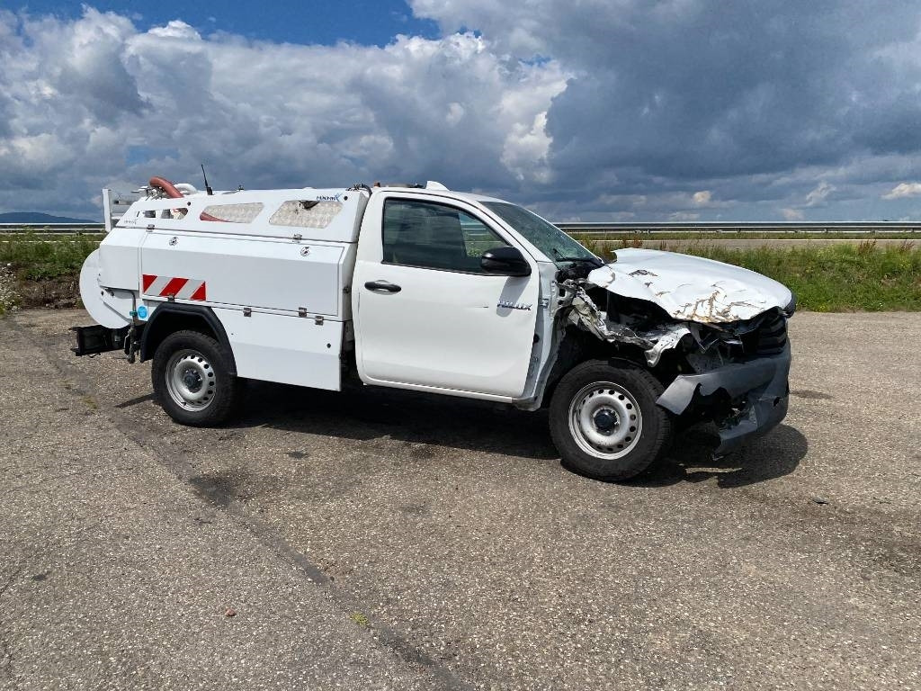 Toyota HILUX 2.4 D4D /MINIMAX COMBINE LONGWAY endommagé - Vakuumska cisterna: slika 3 Toyota HILUX 2.4 D4D /MINIMAX COMBINE LONGWAY endommagé - Vakuumska cisterna: slika 3