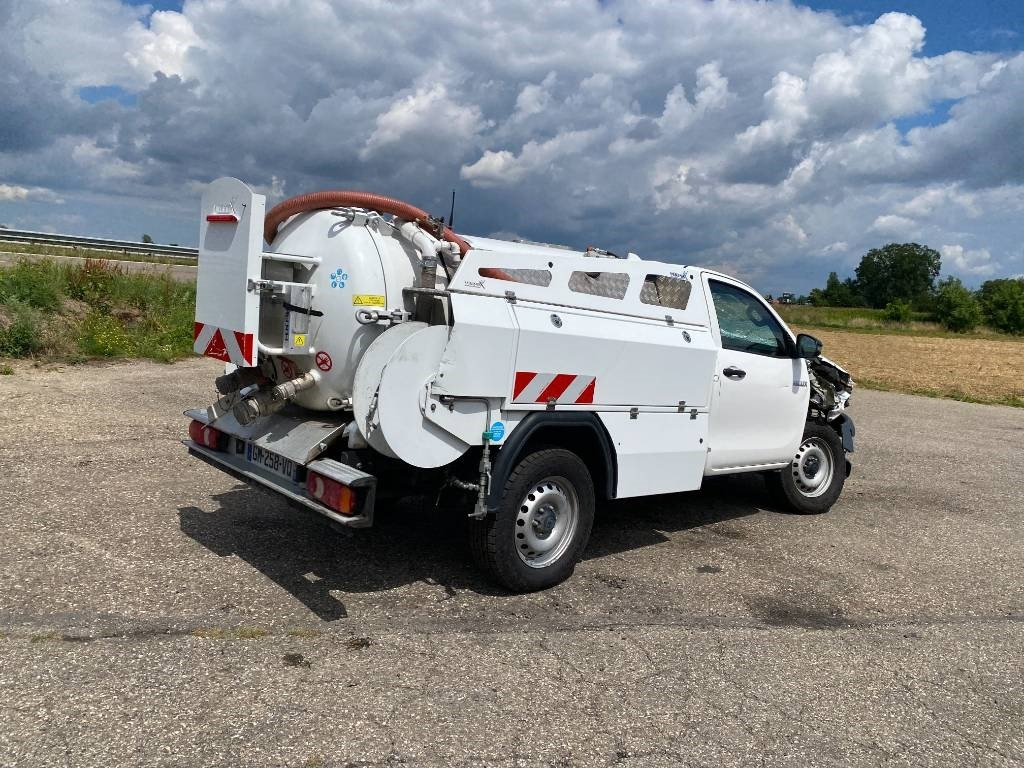 Toyota HILUX 2.4 D4D /MINIMAX COMBINE LONGWAY endommagé - Vakuumska cisterna: slika 4 Toyota HILUX 2.4 D4D /MINIMAX COMBINE LONGWAY endommagé - Vakuumska cisterna: slika 4