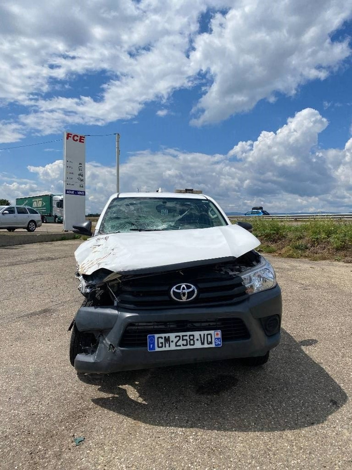 Toyota HILUX 2.4 D4D /MINIMAX COMBINE LONGWAY endommagé - Vakuumska cisterna: slika 2 Toyota HILUX 2.4 D4D /MINIMAX COMBINE LONGWAY endommagé - Vakuumska cisterna: slika 2