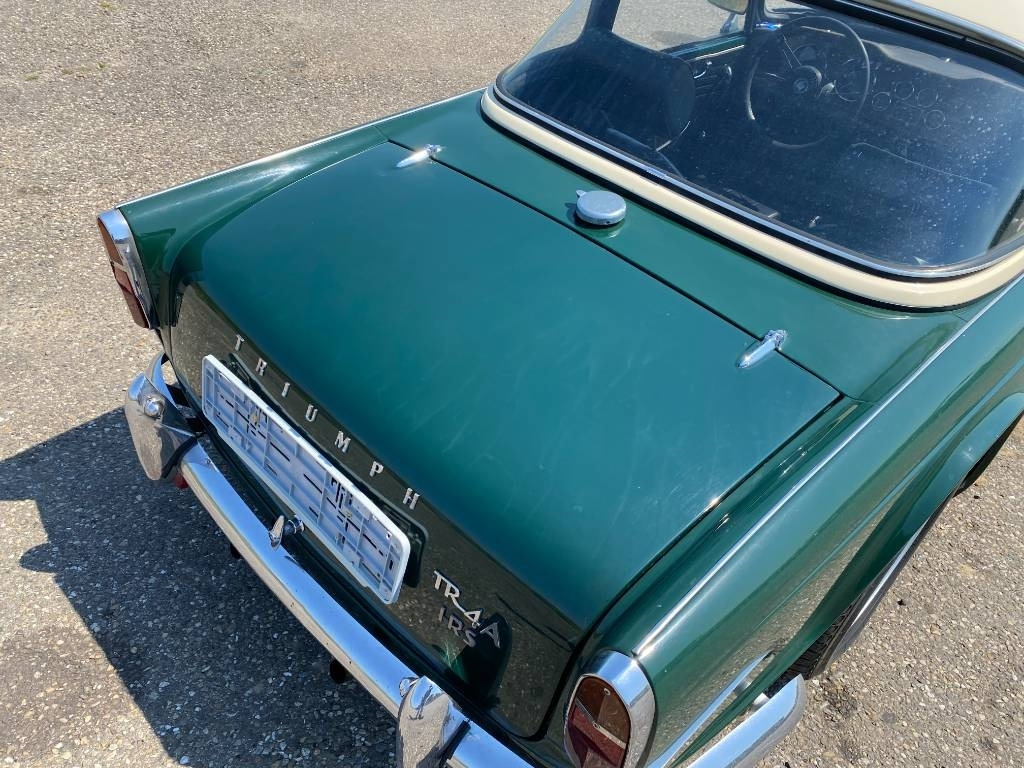 Automobil Triumph TR4-A + Hard Top / OldTimer endommagé: slika 38