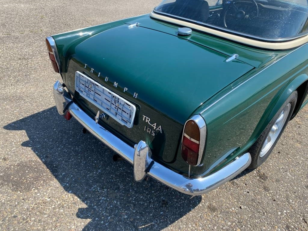 Automobil Triumph TR4-A + Hard Top / OldTimer endommagé: slika 37