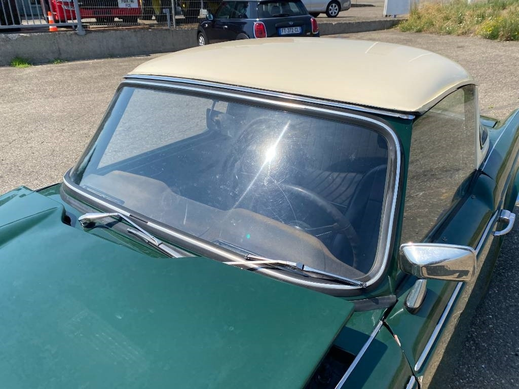 Automobil Triumph TR4-A + Hard Top / OldTimer endommagé: slika 23