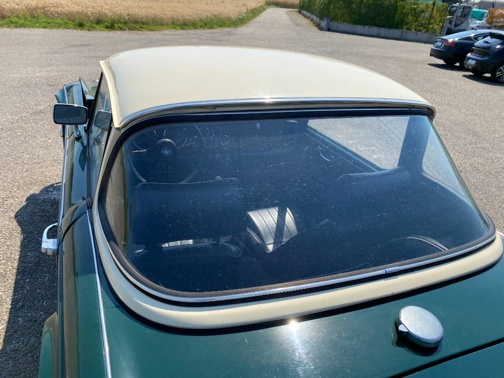 Automobil Triumph TR4-A + Hard Top / OldTimer endommagé: slika 30