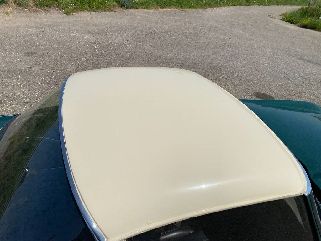 Automobil Triumph TR4-A + Hard Top / OldTimer endommagé: slika 42