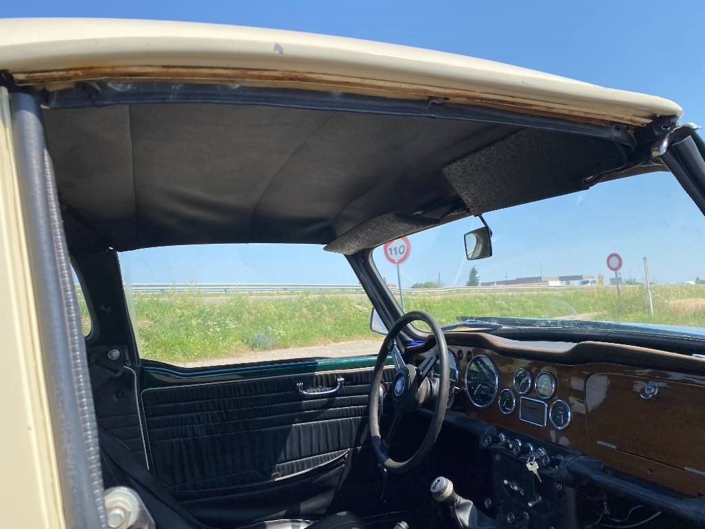 Automobil Triumph TR4-A + Hard Top / OldTimer endommagé: slika 49
