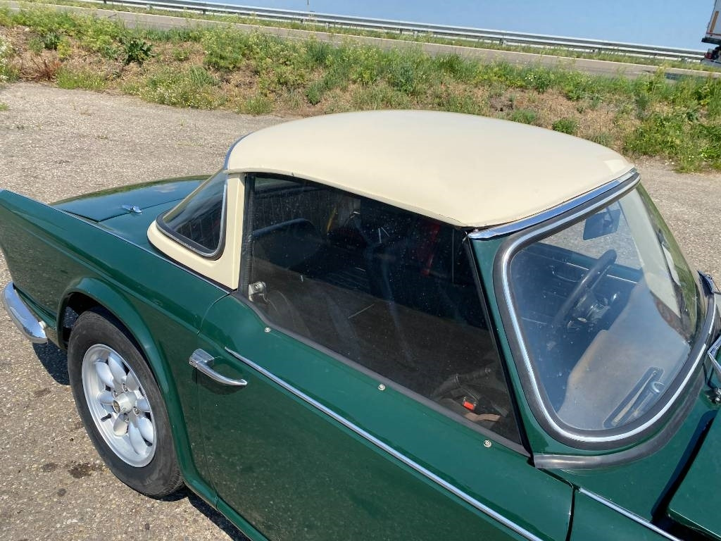 Automobil Triumph TR4-A + Hard Top / OldTimer endommagé: slika 50
