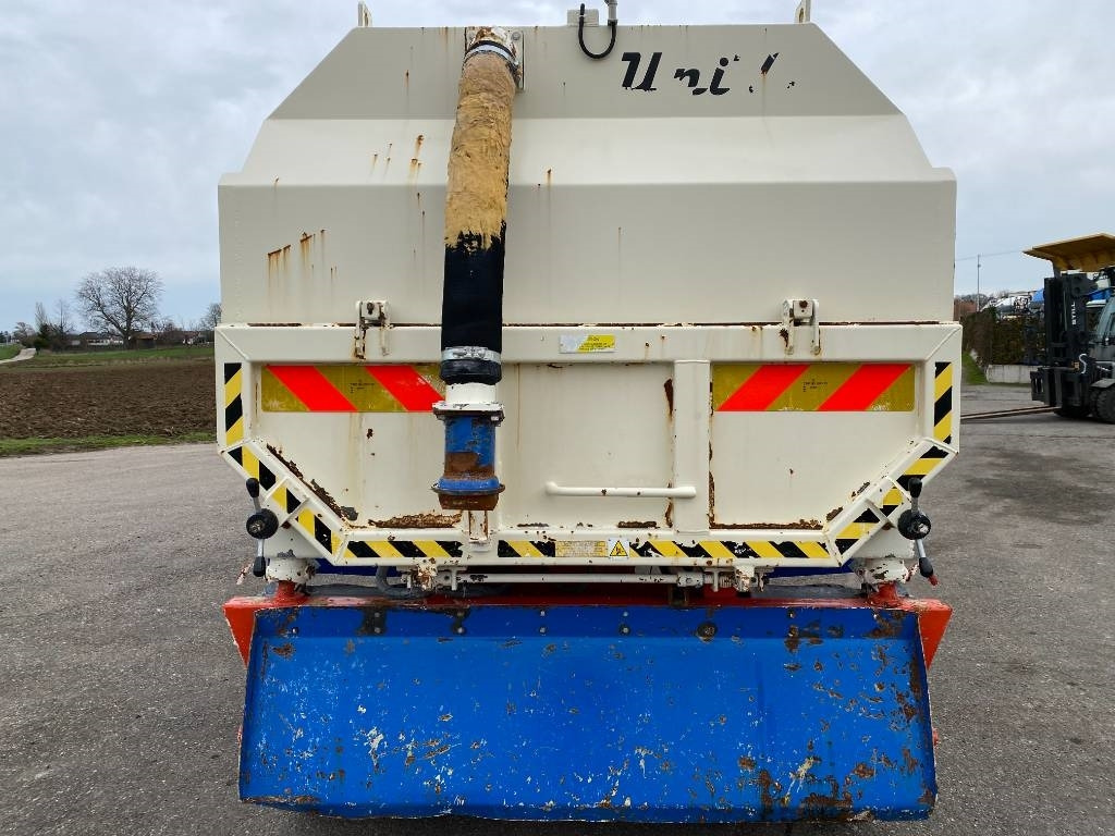 Vakuumska cisterna UNIVAC ASPIRATEUR MOBILE UNIVAC SC90DAV9AR-C: slika 32 Vakuumska cisterna UNIVAC ASPIRATEUR MOBILE UNIVAC SC90DAV9AR-C: slika 32