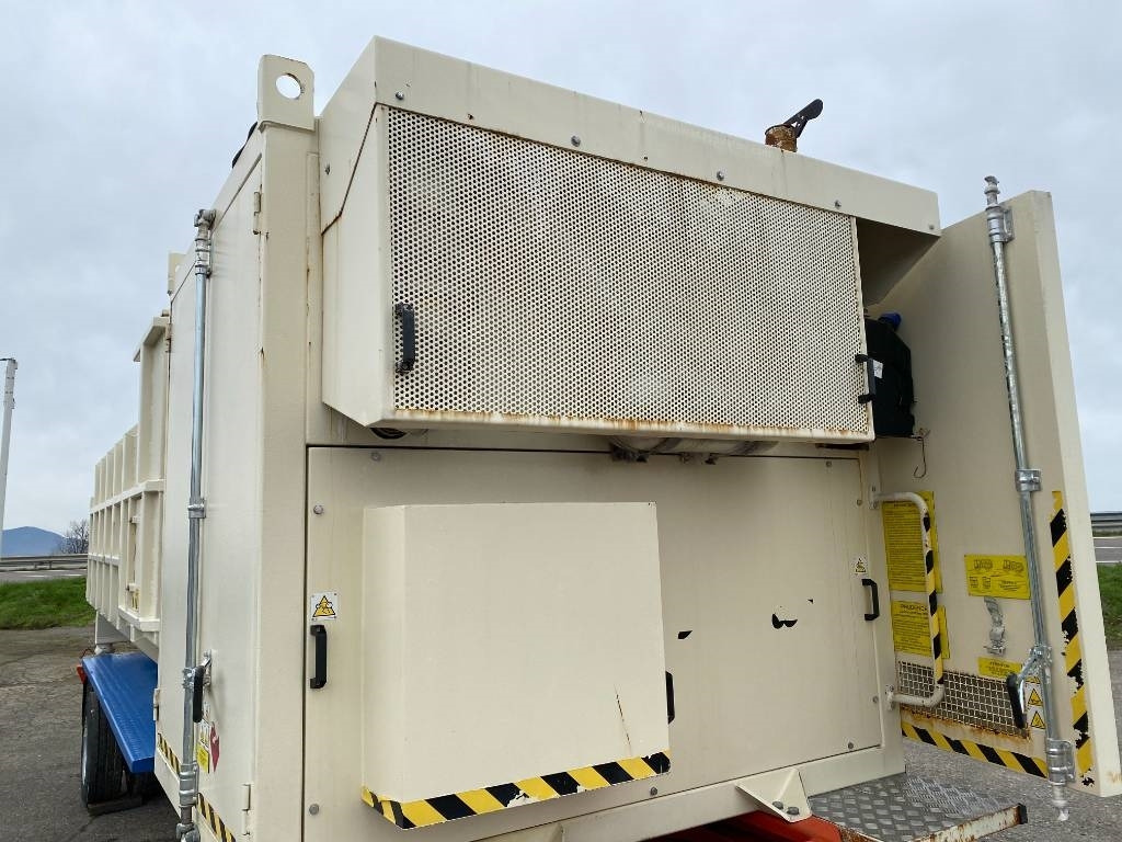 Vakuumska cisterna UNIVAC ASPIRATEUR MOBILE UNIVAC SC90DAV9AR-C: slika 46 Vakuumska cisterna UNIVAC ASPIRATEUR MOBILE UNIVAC SC90DAV9AR-C: slika 46