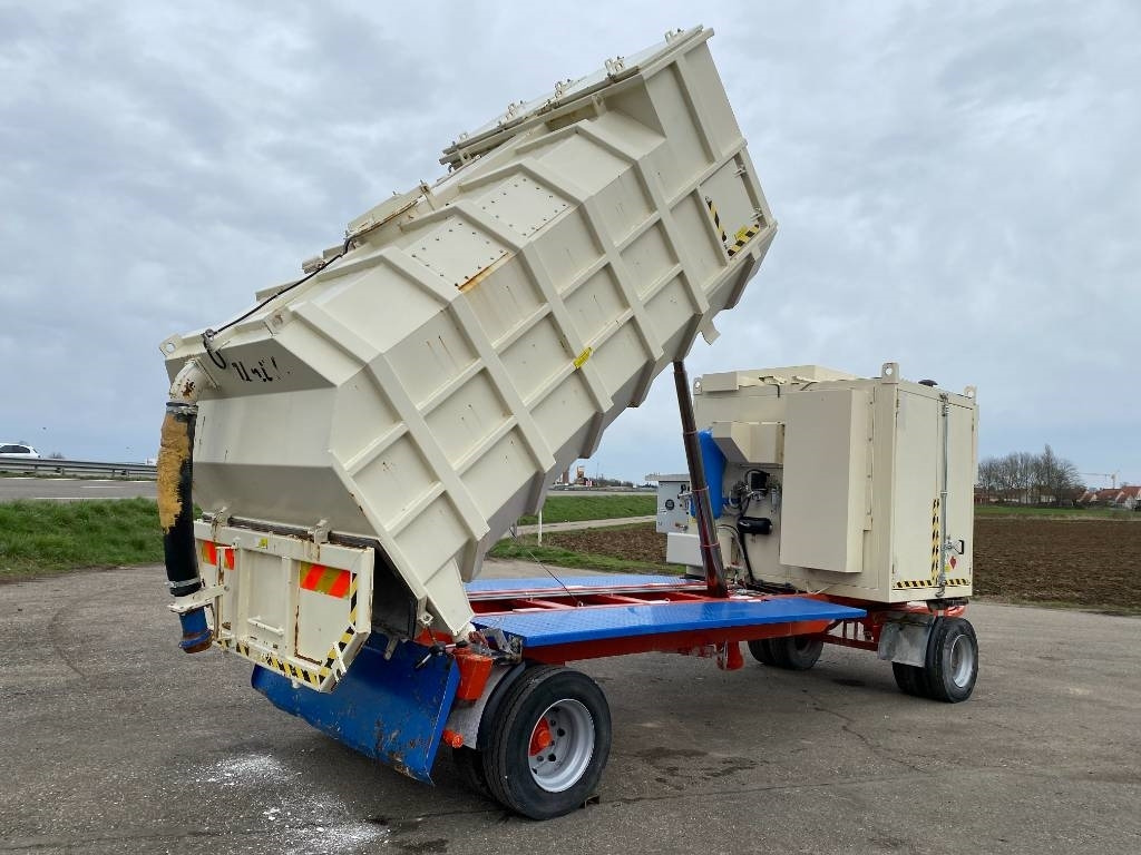 UNIVAC ASPIRATEUR MOBILE UNIVAC SC90DAV9AR-C - Vakuumska cisterna: slika 5 UNIVAC ASPIRATEUR MOBILE UNIVAC SC90DAV9AR-C - Vakuumska cisterna: slika 5