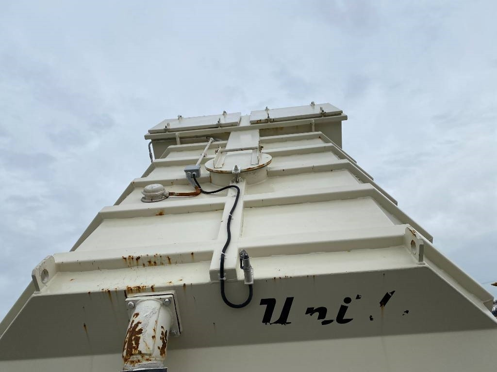 Vakuumska cisterna UNIVAC ASPIRATEUR MOBILE UNIVAC SC90DAV9AR-C: slika 26 Vakuumska cisterna UNIVAC ASPIRATEUR MOBILE UNIVAC SC90DAV9AR-C: slika 26