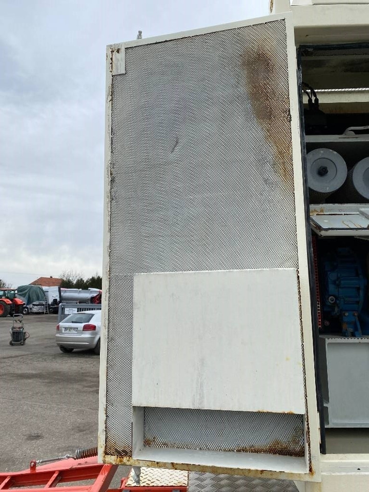 Vakuumska cisterna UNIVAC ASPIRATEUR MOBILE UNIVAC SC90DAV9AR-C: slika 47 Vakuumska cisterna UNIVAC ASPIRATEUR MOBILE UNIVAC SC90DAV9AR-C: slika 47