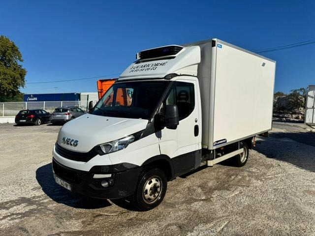Iveco 35C16 CAISSE FRIGO LAMBERET ET CARRIER ET HAYON - Dostavno vozilo hladnjača: slika 1 Iveco 35C16 CAISSE FRIGO LAMBERET ET CARRIER ET HAYON - Dostavno vozilo hladnjača: slika 1