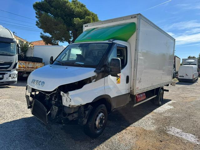 Iveco 70C180 CAISSE HAYON - Dostavno vozilo sa zatvorenim sandukom: slika 1 Iveco 70C180 CAISSE HAYON - Dostavno vozilo sa zatvorenim sandukom: slika 1