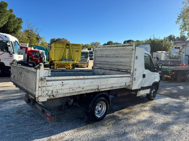 Iveco Daily 35C12 - Dostavno vozilo istovarivač: slika 4 Iveco Daily 35C12 - Dostavno vozilo istovarivač: slika 4