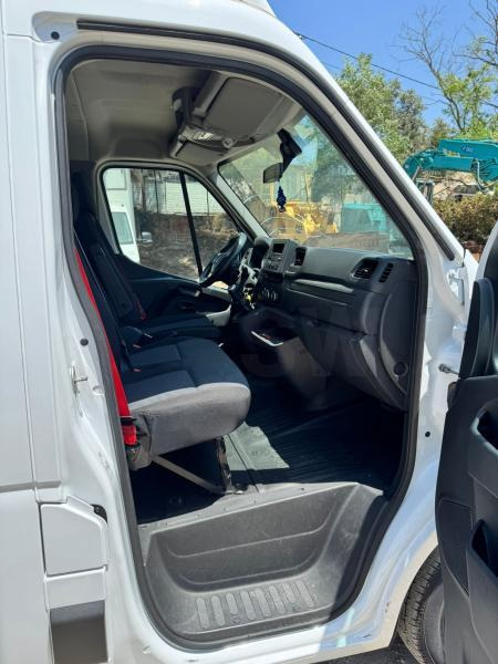 Renault Master 2.5 150 cv - Dostavno vozilo sa zatvorenim sandukom: slika 5 Renault Master 2.5 150 cv - Dostavno vozilo sa zatvorenim sandukom: slika 5