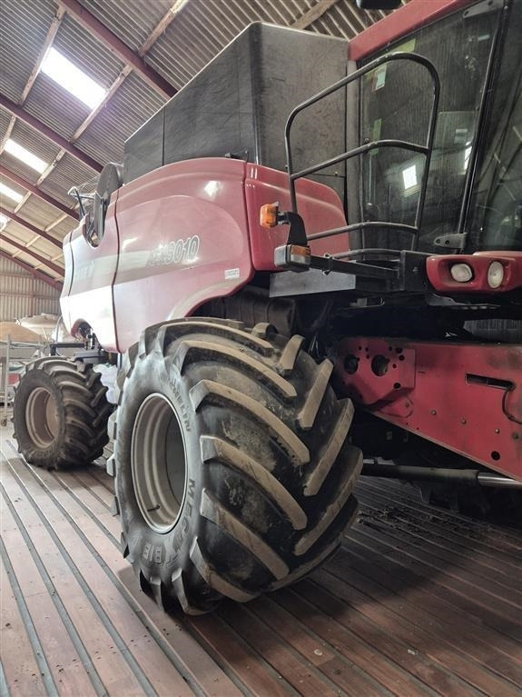 Case IH Axial-Flow 8010 MacDon skærebord - Kombinovani kombajn: slika 1 Case IH Axial-Flow 8010 MacDon skærebord - Kombinovani kombajn: slika 1