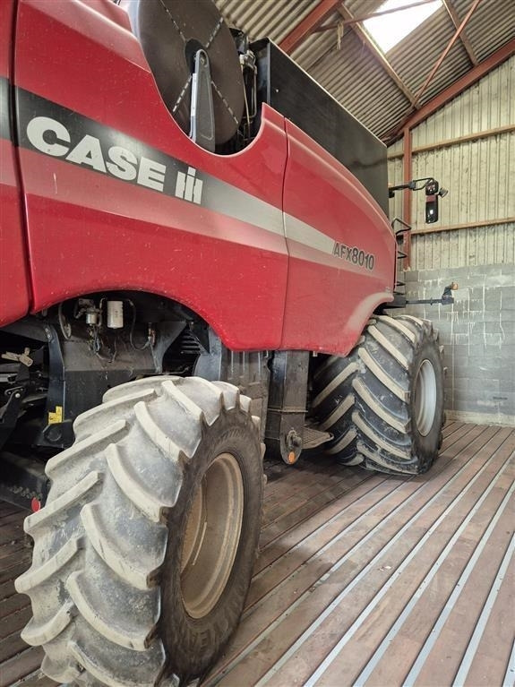 Case IH Axial-Flow 8010 MacDon skærebord - Kombinovani kombajn: slika 2 Case IH Axial-Flow 8010 MacDon skærebord - Kombinovani kombajn: slika 2
