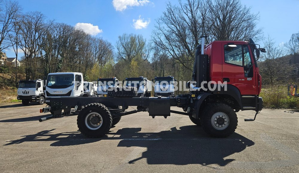 Kamion sa golom šasijom i zatvorenom kabinom novi IVECO ASTRA HD9 44.38 12.9L TURBO DIESEL chassis cab heavy duty 4x4 single rear - EXPORT OUT EU: slika 15