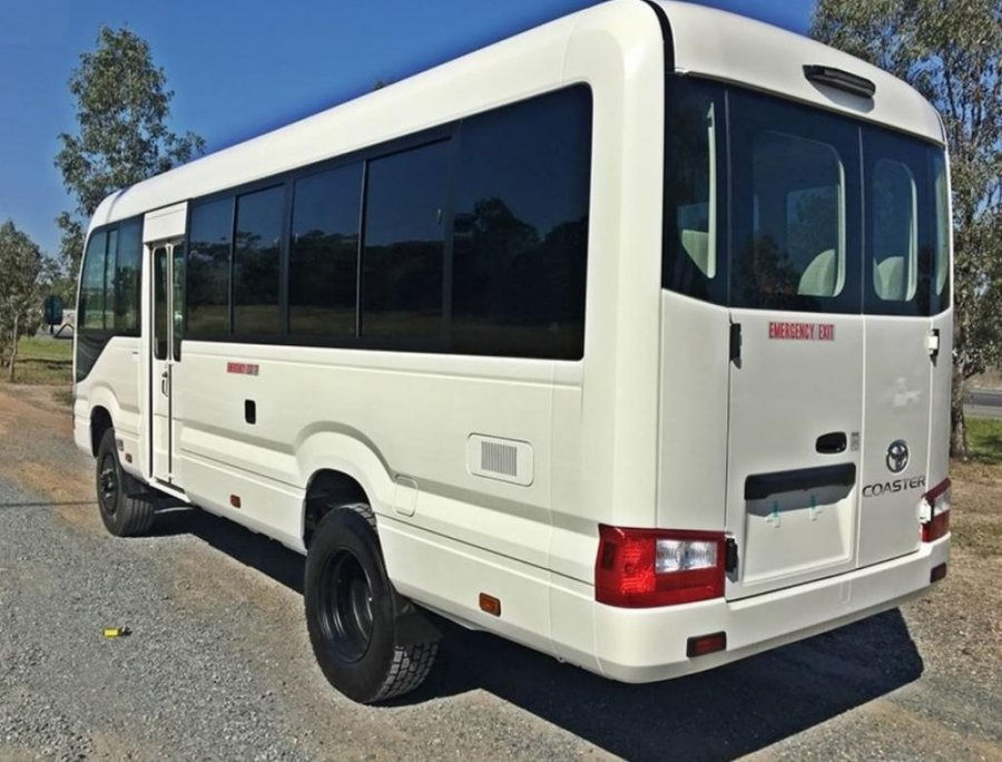 Toyota Coaster 23 SEATS 4x4 4.2L Diesel Manual - Prigradski autobus: slika 5 Toyota Coaster 23 SEATS 4x4 4.2L Diesel Manual - Prigradski autobus: slika 5
