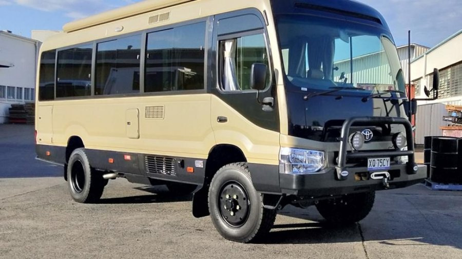 Toyota Coaster 23 SEATS 4x4 4.2L Diesel Manual - Prigradski autobus: slika 4 Toyota Coaster 23 SEATS 4x4 4.2L Diesel Manual - Prigradski autobus: slika 4