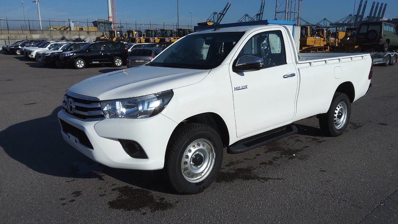 Toyota Hilux / Revo Pick-up single Cab pack security 2.4L Turbo Diesel Manual - Pikap: slika 1 Toyota Hilux / Revo Pick-up single Cab pack security 2.4L Turbo Diesel Manual - Pikap: slika 1