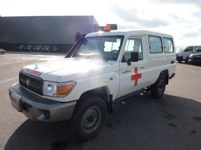 Toyota Land Cruiser 78 Metal top hzj 78 ambulance 4.2L Diesel Manual - Automobil: slika 1 Toyota Land Cruiser 78 Metal top hzj 78 ambulance 4.2L Diesel Manual - Automobil: slika 1