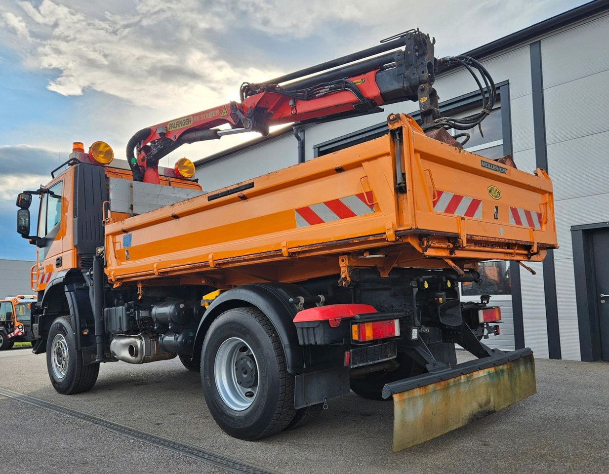 Iveco Trakker 190T33 4x4 Euro5 Kran Palfinger Funk - Istovarivač, Kamion sa dizalicom: slika 4 Iveco Trakker 190T33 4x4 Euro5 Kran Palfinger Funk - Istovarivač, Kamion sa dizalicom: slika 4