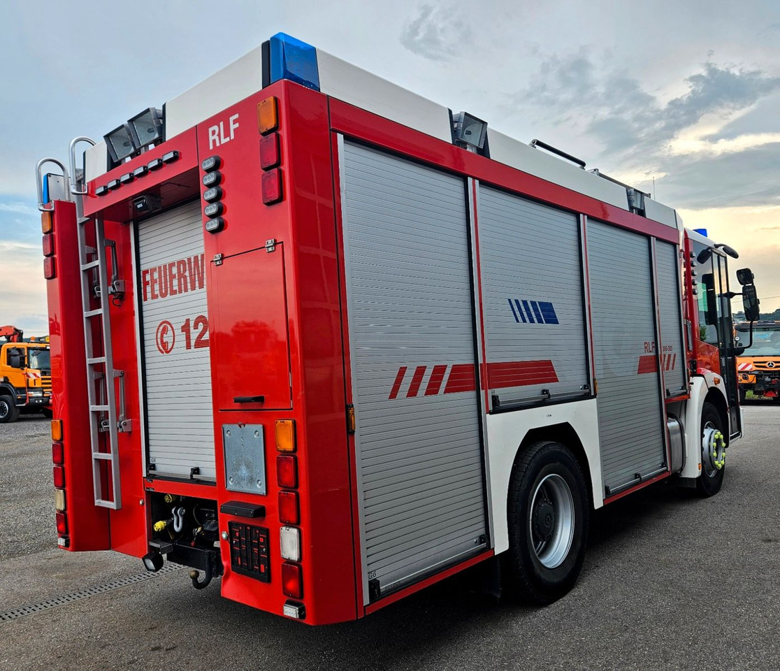 Mercedes-Benz 1829 Feuerwehr Ziegler RLF 2000/300 TLF Winde - Kamion: slika 4 Mercedes-Benz 1829 Feuerwehr Ziegler RLF 2000/300 TLF Winde - Kamion: slika 4