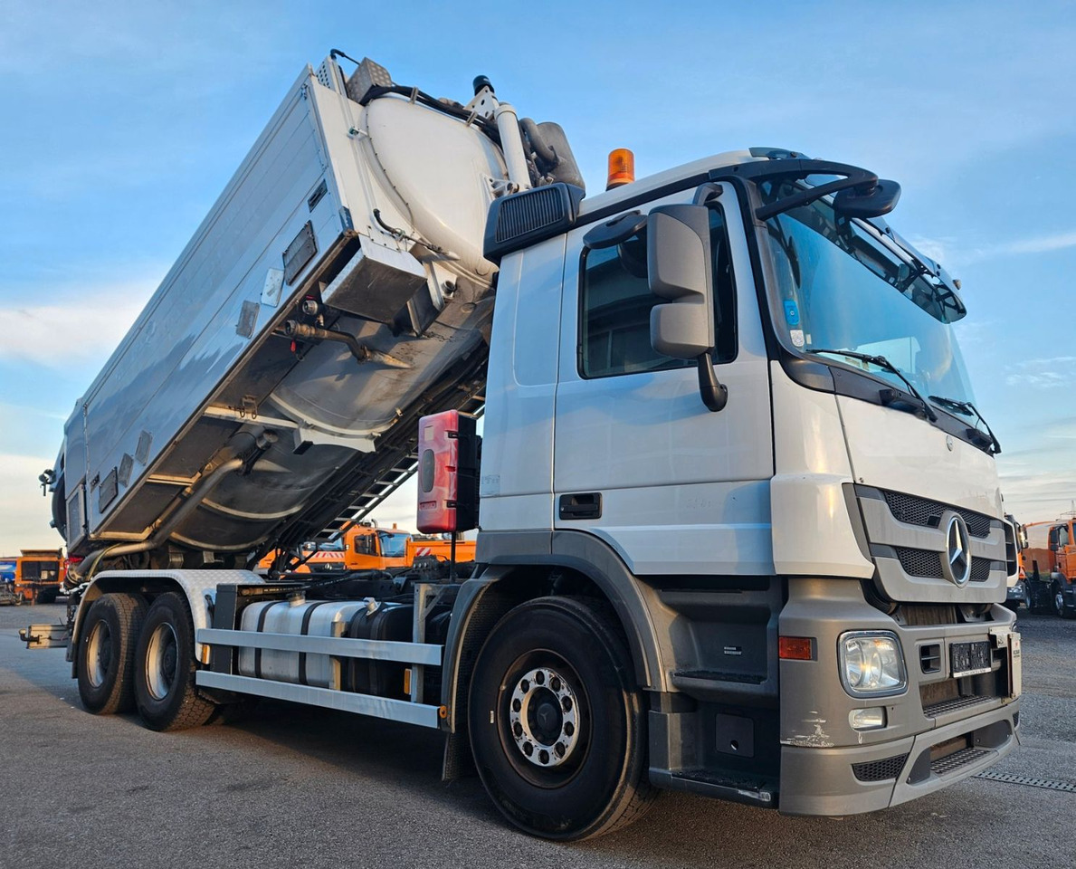 Mercedes-Benz ACTROS 2641 HOLZMANN Tankreiniger Saug-Druck ADR - Vakuumska cisterna: slika 5 Mercedes-Benz ACTROS 2641 HOLZMANN Tankreiniger Saug-Druck ADR - Vakuumska cisterna: slika 5