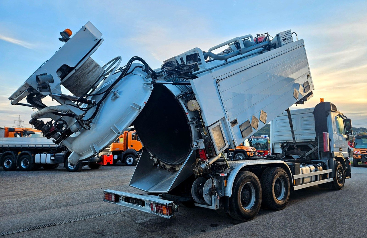 Mercedes-Benz ACTROS 2641 HOLZMANN Tankreiniger Saug-Druck ADR - Vakuumska cisterna: slika 4 Mercedes-Benz ACTROS 2641 HOLZMANN Tankreiniger Saug-Druck ADR - Vakuumska cisterna: slika 4