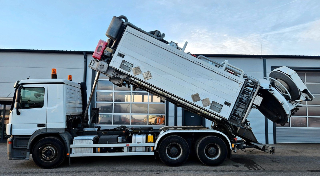 Mercedes-Benz ACTROS 2641 HOLZMANN Tankreiniger Saug-Druck ADR - Vakuumska cisterna: slika 2 Mercedes-Benz ACTROS 2641 HOLZMANN Tankreiniger Saug-Druck ADR - Vakuumska cisterna: slika 2