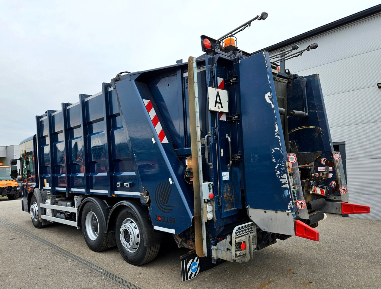 Mercedes-Benz Econic 2629 Zoeller Medium XL-S Variopress EEV - Kamion za smeće: slika 3 Mercedes-Benz Econic 2629 Zoeller Medium XL-S Variopress EEV - Kamion za smeće: slika 3