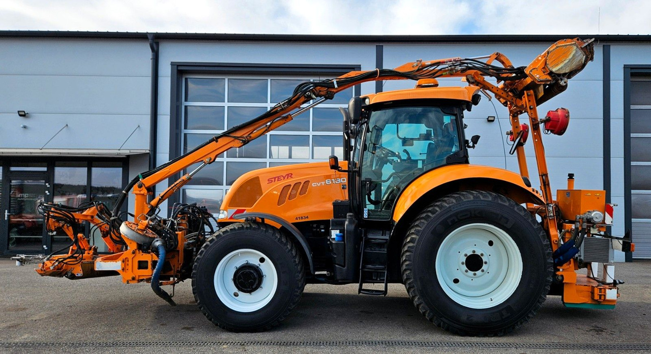 Steyr CVT 6130 Mulag MKM700 Mähkombination Kommunal - Komunalni traktor: slika 2 Steyr CVT 6130 Mulag MKM700 Mähkombination Kommunal - Komunalni traktor: slika 2