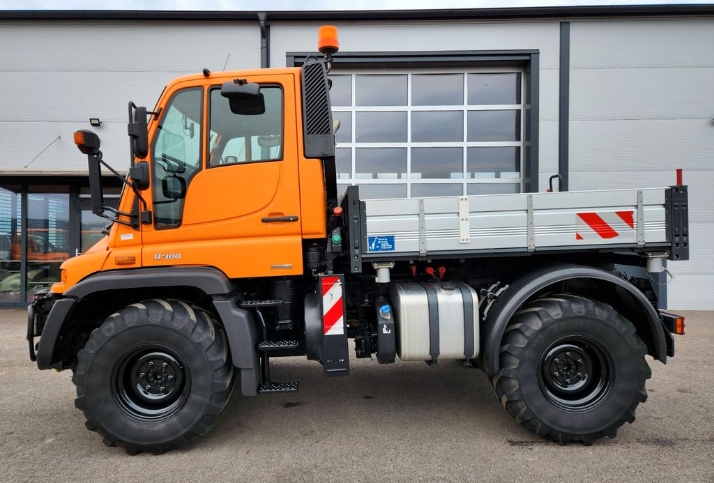 Unimog U300 Agrar Euro5 Hydrostat Variopilot Unimog U300 Agrar Euro5 Hydrostat Variopilot - Istovarivač: slika 2 Unimog U300 Agrar Euro5 Hydrostat Variopilot Unimog U300 Agrar Euro5 Hydrostat Variopilot - Istovarivač: slika 2