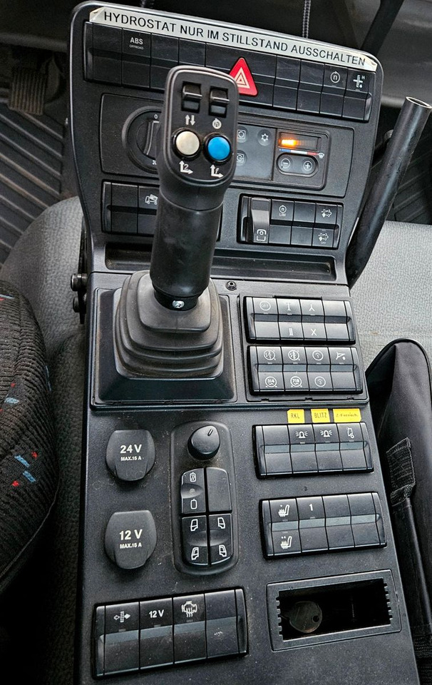 Istovarivač Unimog U423 UGE Euro6 Hydrostat Schmidt Stratos: slika 13 Istovarivač Unimog U423 UGE Euro6 Hydrostat Schmidt Stratos: slika 13