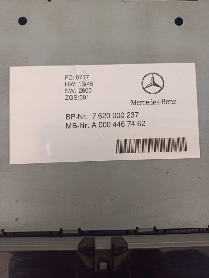 Autoradio Mercedes-Benz Actros MP4 - Električni sistem: slika 2 Autoradio Mercedes-Benz Actros MP4 - Električni sistem: slika 2