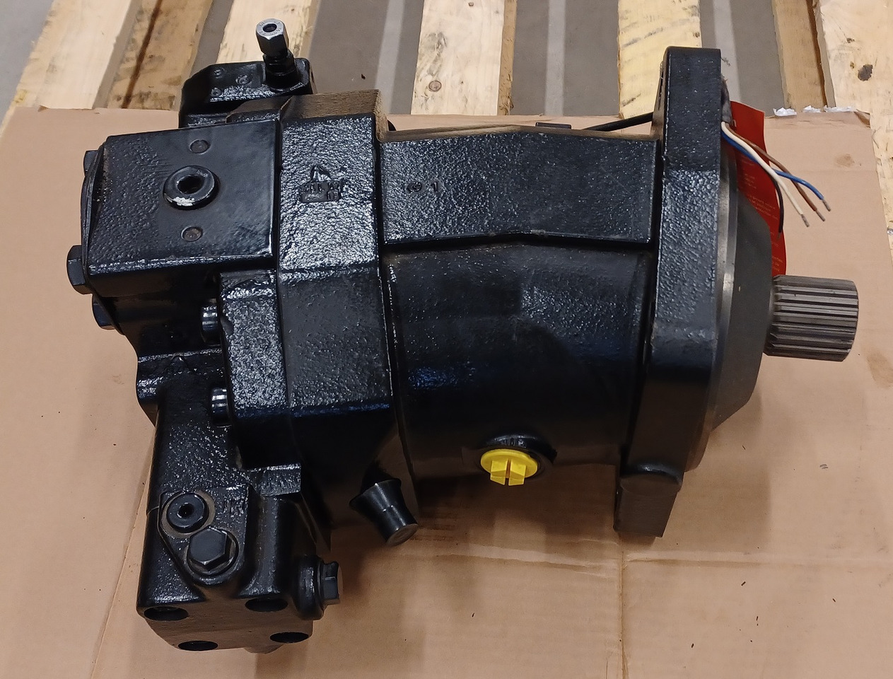 REXROTH A6VM200DA1/63W-VAB017FB-K - Hidraulični motor za Bager guseničar: slika 1 REXROTH A6VM200DA1/63W-VAB017FB-K - Hidraulični motor za Bager guseničar: slika 1