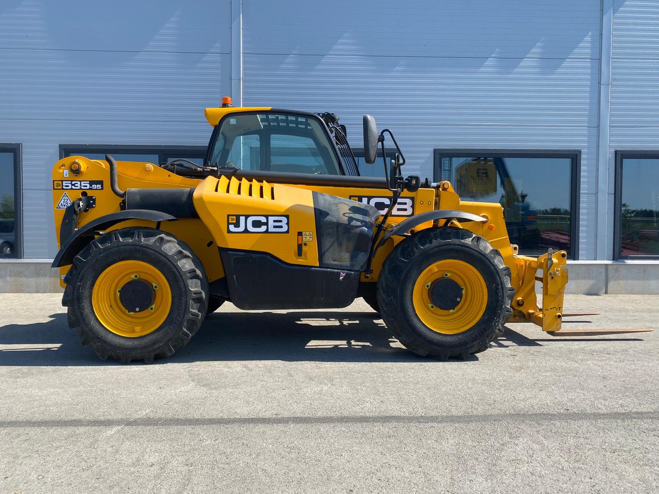 JCB 535-95 - Teleskopski upravljač: slika 2 JCB 535-95 - Teleskopski upravljač: slika 2