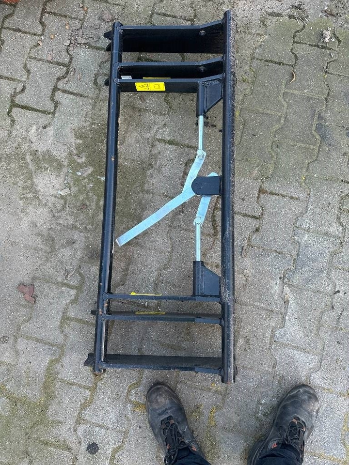 Eurorahmen Euroaufnahme - Ram/ Šasija za Poljoprivredna mašina: slika 1 Eurorahmen Euroaufnahme - Ram/ Šasija za Poljoprivredna mašina: slika 1