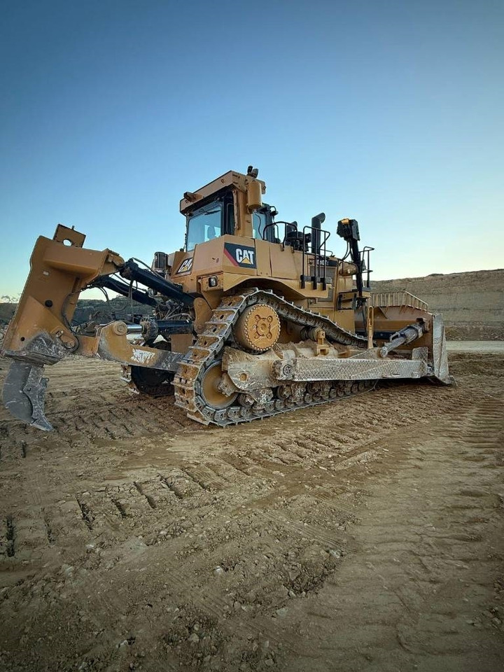 CAT D 10 T - Buldožer: slika 2 CAT D 10 T - Buldožer: slika 2