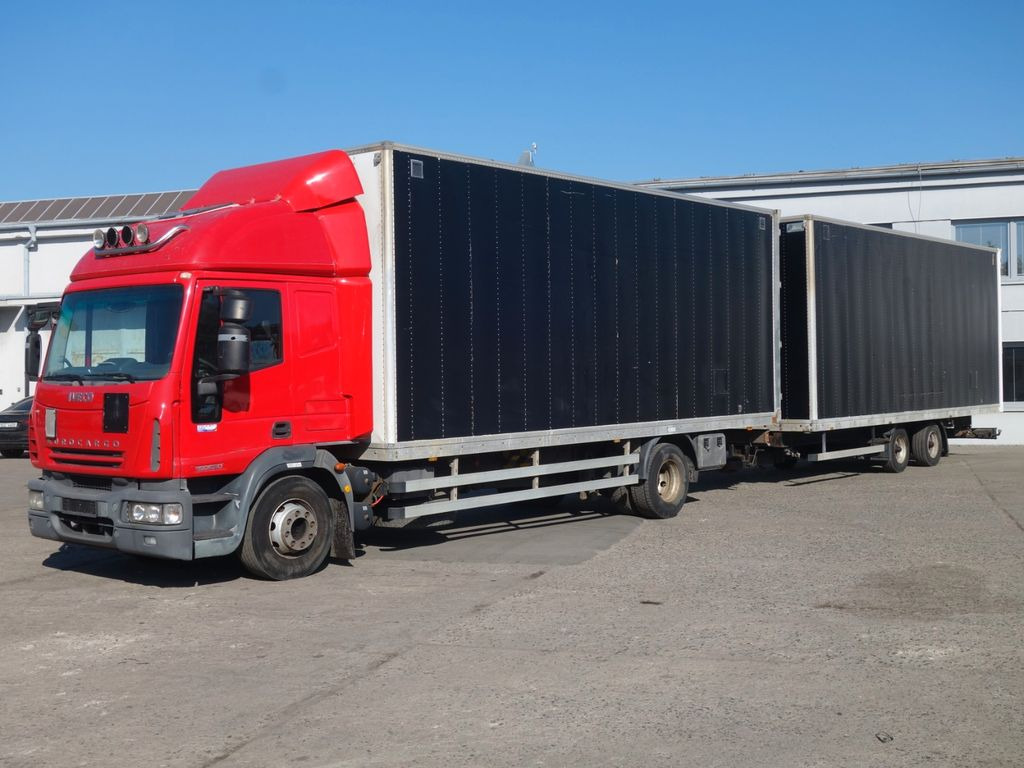 Iveco Eurocargo 150E30 mit Anhänger - Kamion sa zatvorenim sandukom: slika 1 Iveco Eurocargo 150E30 mit Anhänger - Kamion sa zatvorenim sandukom: slika 1