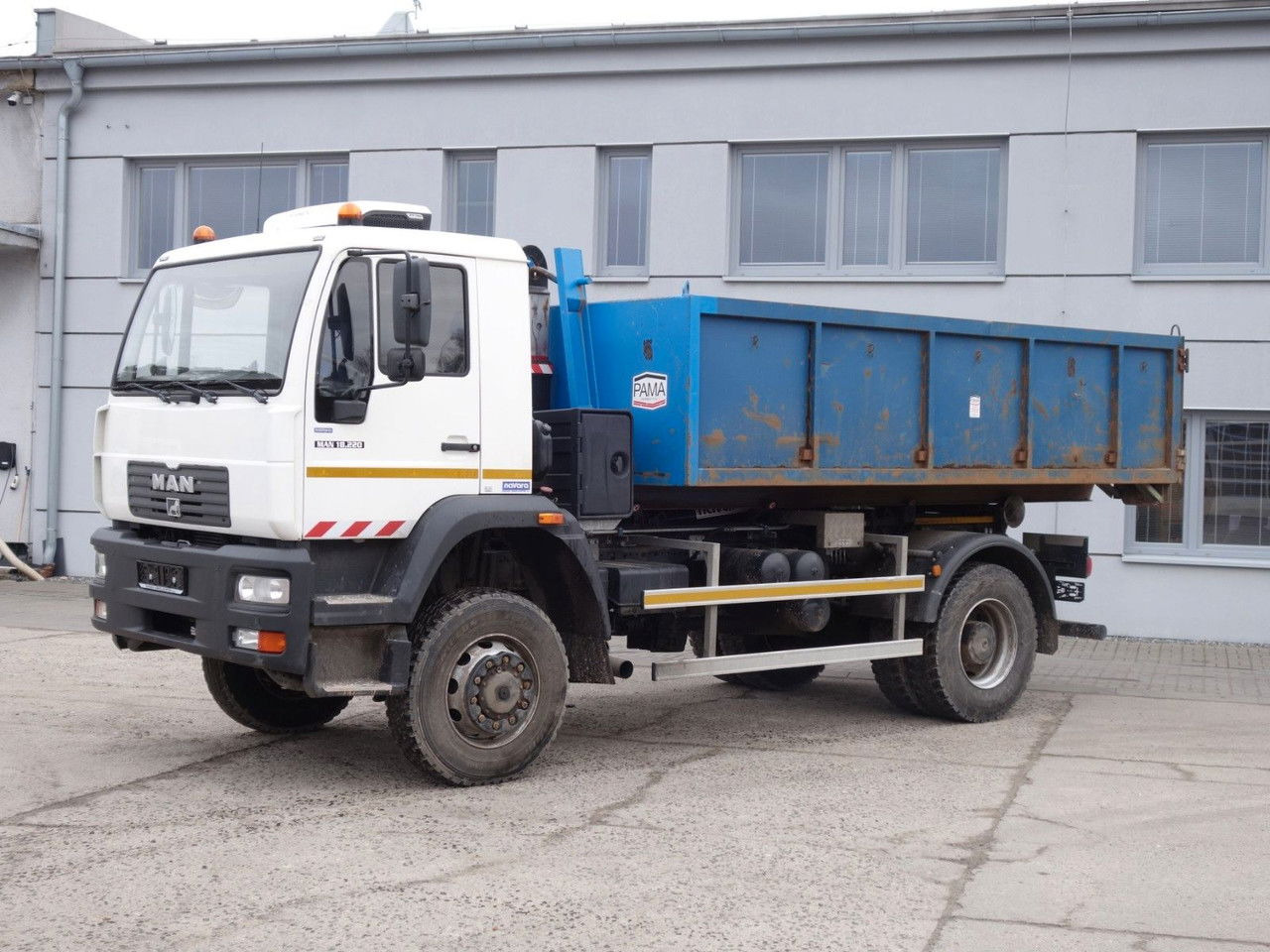 MAN 18.220 4x4 Neue Aufbau 2023 TOP 18.220 4x4 Neue Aufbau 2023 TOP - Kamion za prevoz kontejnera/ Kamion sa promenjivim sandukom, Kamion sa dizalicom: slika 2 MAN 18.220 4x4 Neue Aufbau 2023 TOP 18.220 4x4 Neue Aufbau 2023 TOP - Kamion za prevoz kontejnera/ Kamion sa promenjivim sandukom, Kamion sa dizalicom: slika 2